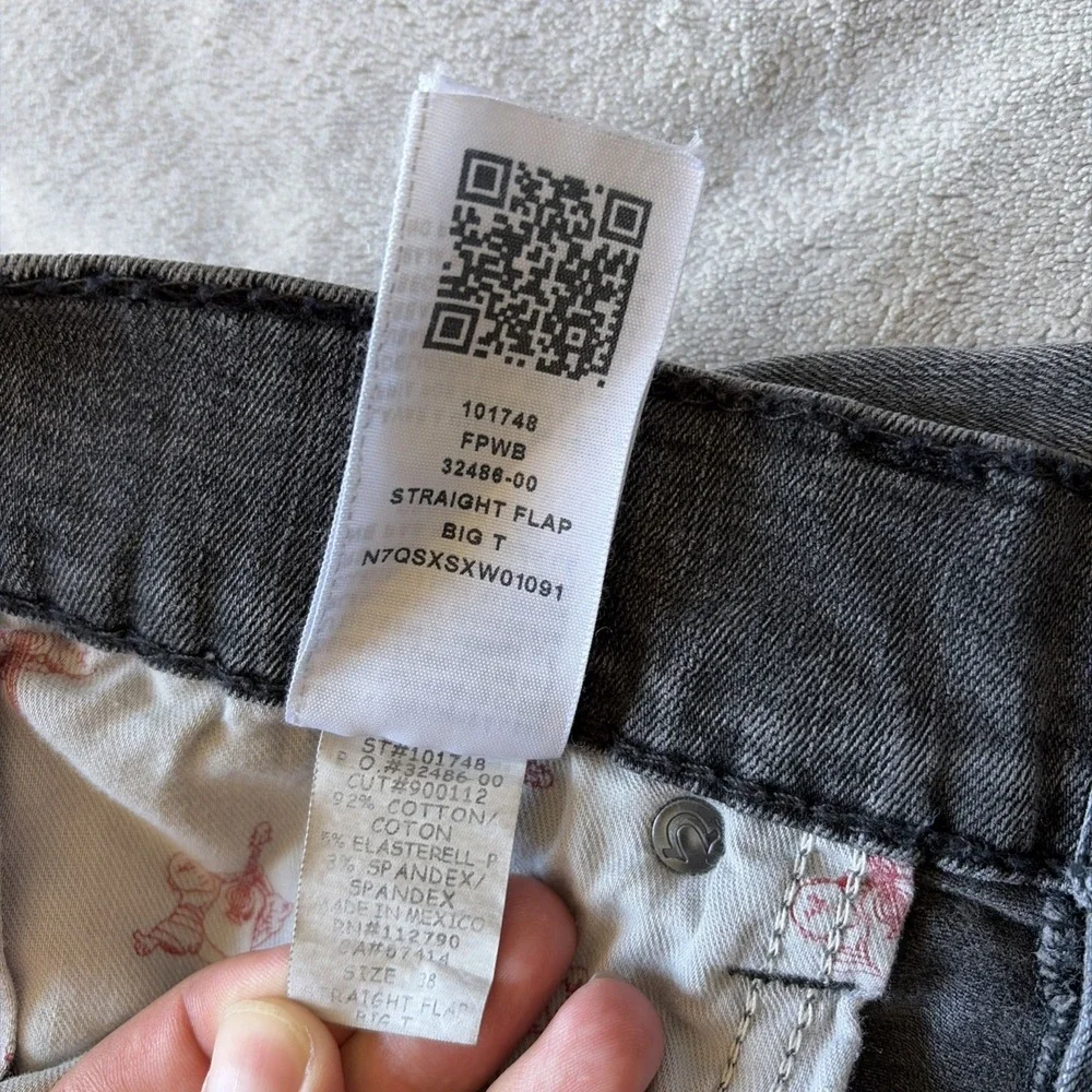 True Religion Jeans Mens 38x33 Black Flap Pocket Relaxed Straight Paint Splatter